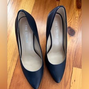 The Limited Tatum navy pumps
